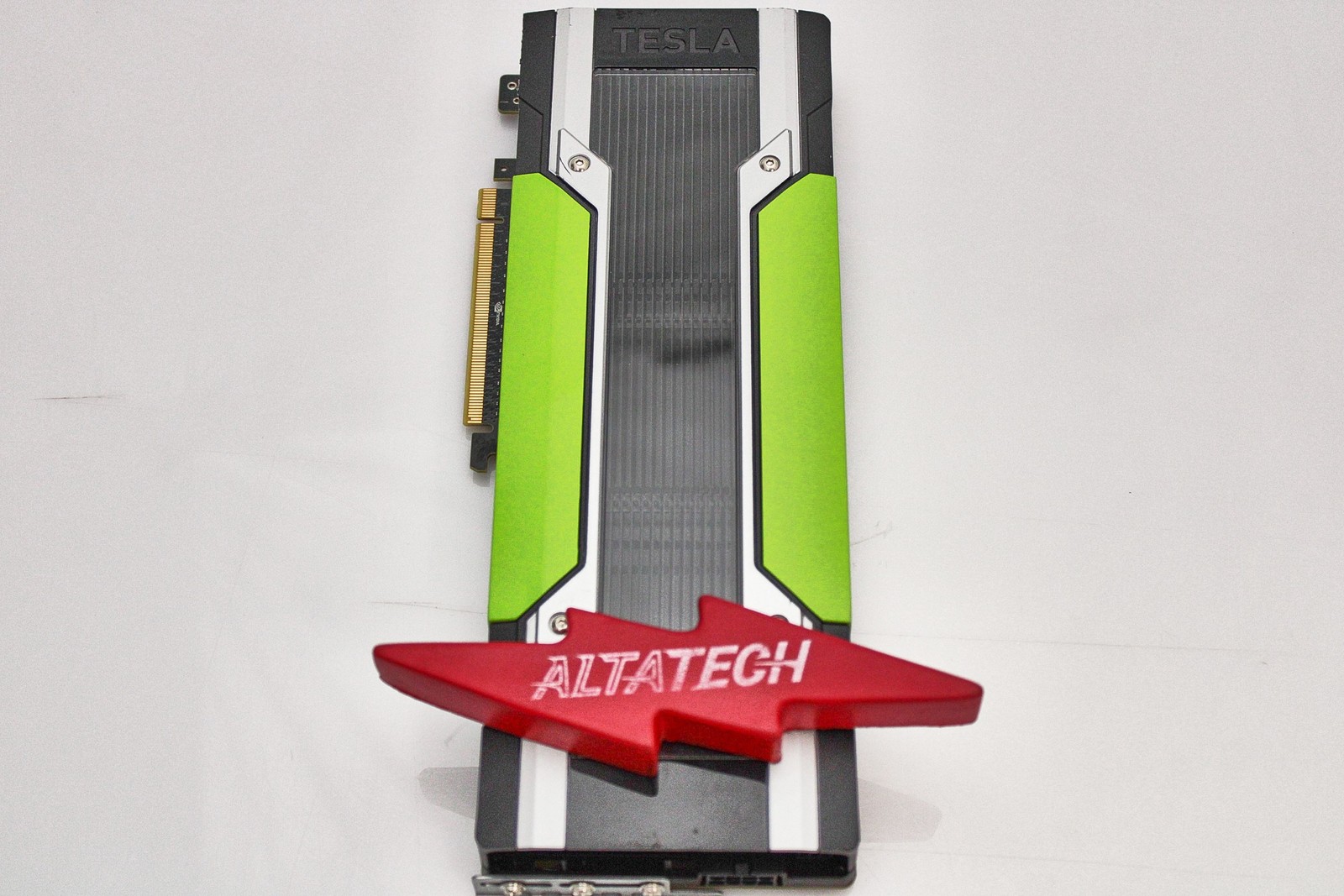 NVIDIA 699-22080-0200-511 Tesla K80 24GB GDDR5 384-Bit PCle 3.0 x16 Kepler GPU