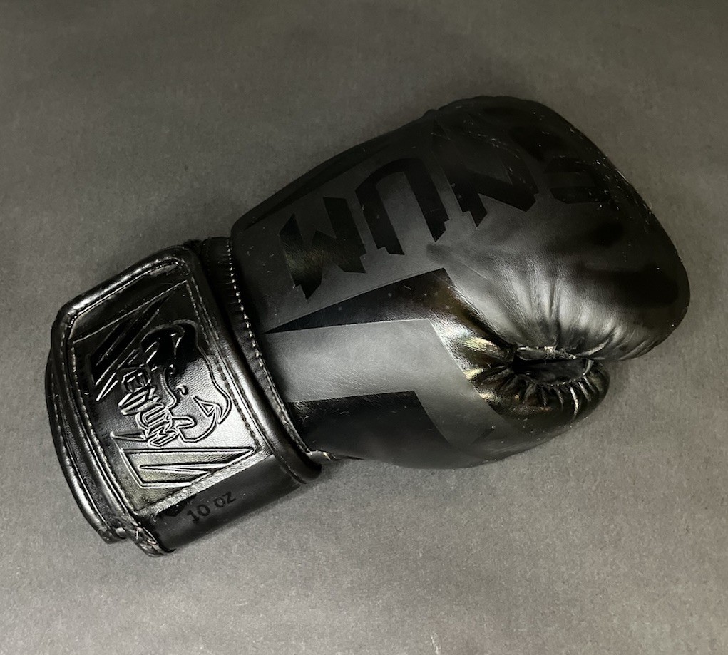 Venum Elite Boxing Premium Quality SINGLE Replacement Glove Black 14 Oz