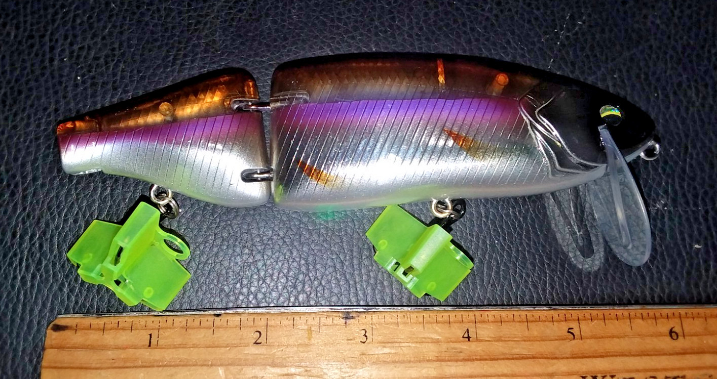 #CCL COPY of a RISERJACK 7  7/8" 3 1/2oz Top Water + Diving Lure -2 tails 1 lip!