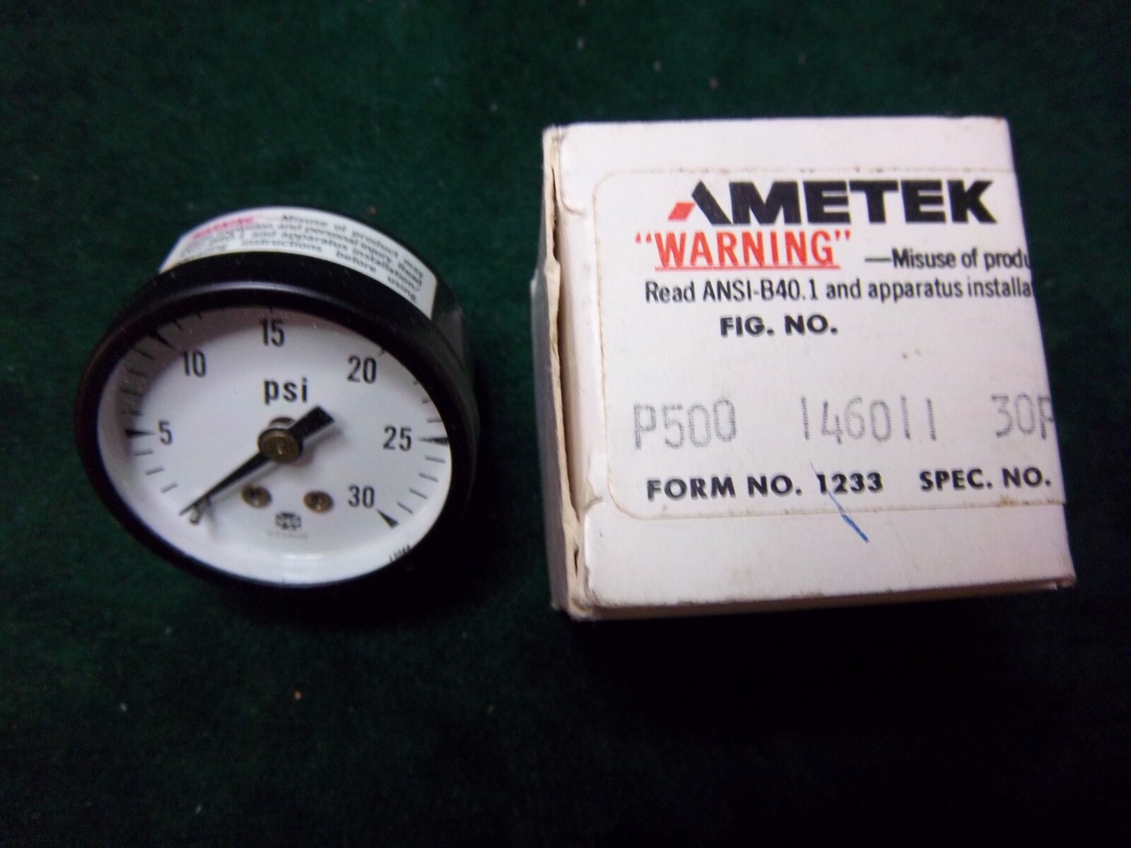 AMETEK  1-1/2" Pressure Gauge 146011 30 PSI  K46B ~ Aisle K