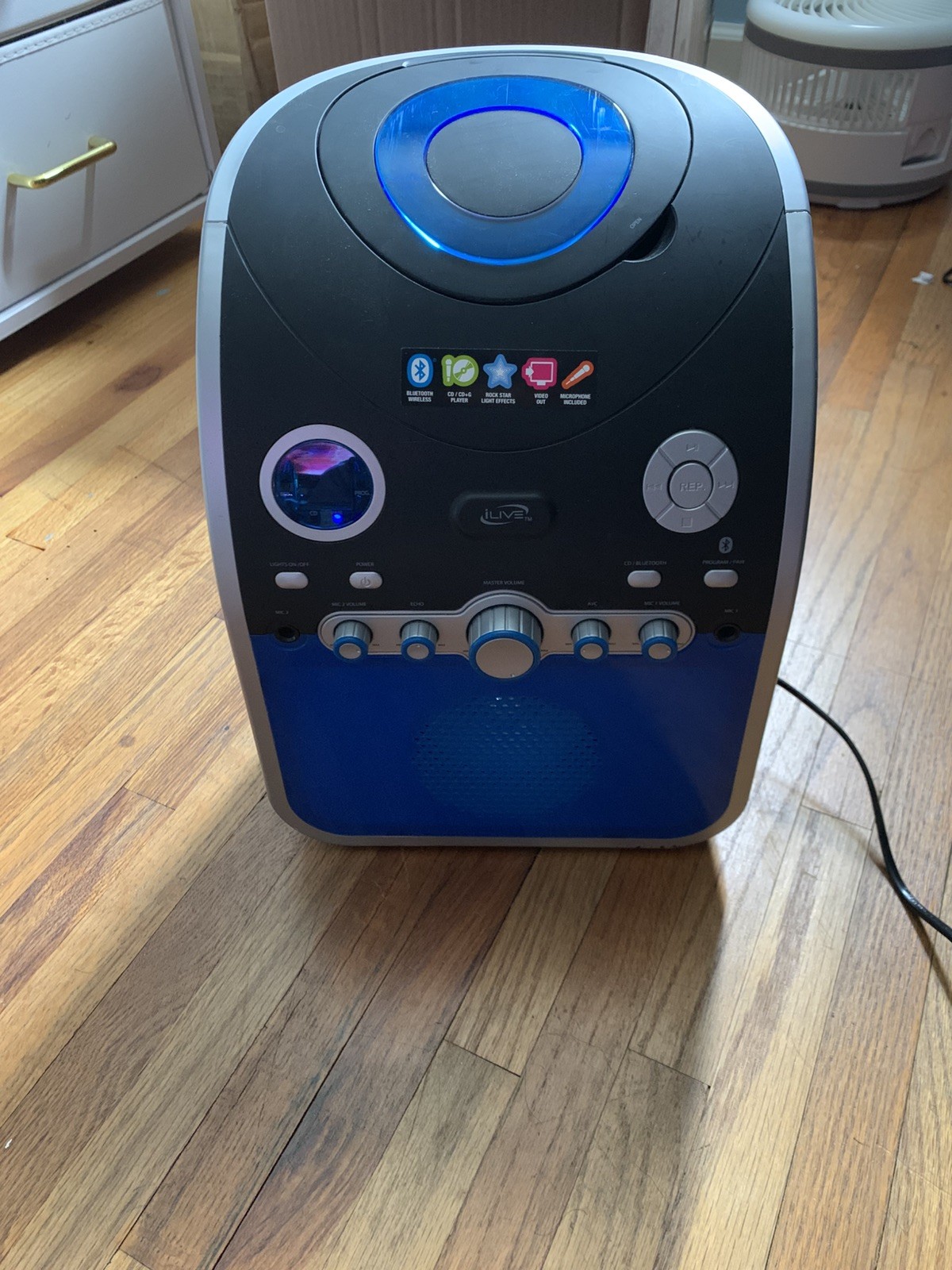 iLive Karaoke Party Machine With Microphone