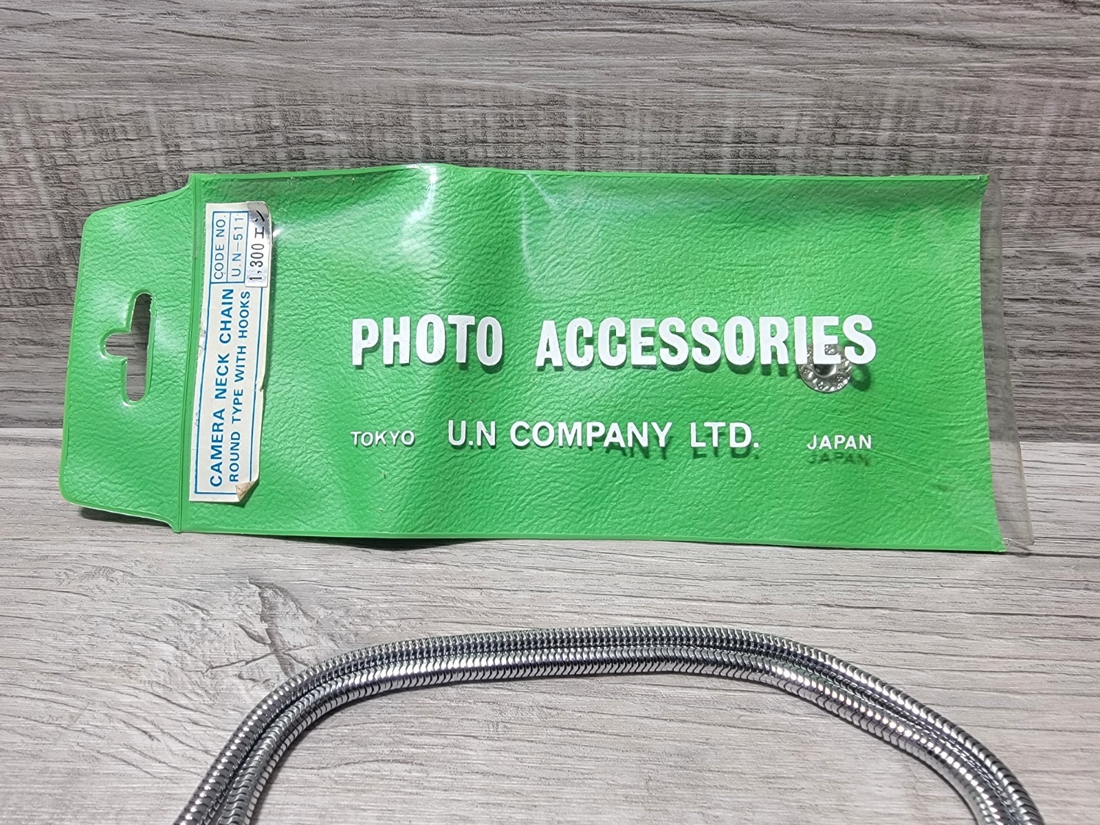 VTG 35” SILVER TONE LOCKING SNAKE CHAIN CAMERA NECK STRAP W PACKAGING *NICE
