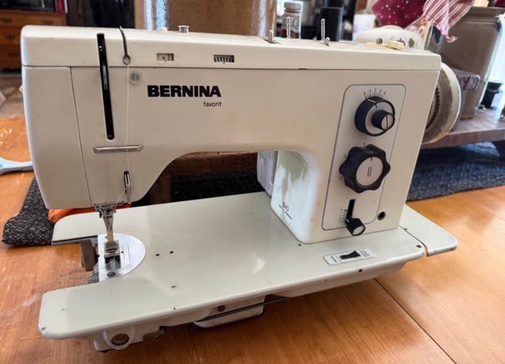 Bernina 840 Favorit Semi-Industrial Sewing Machine - HEAD UNIT ONLY Works