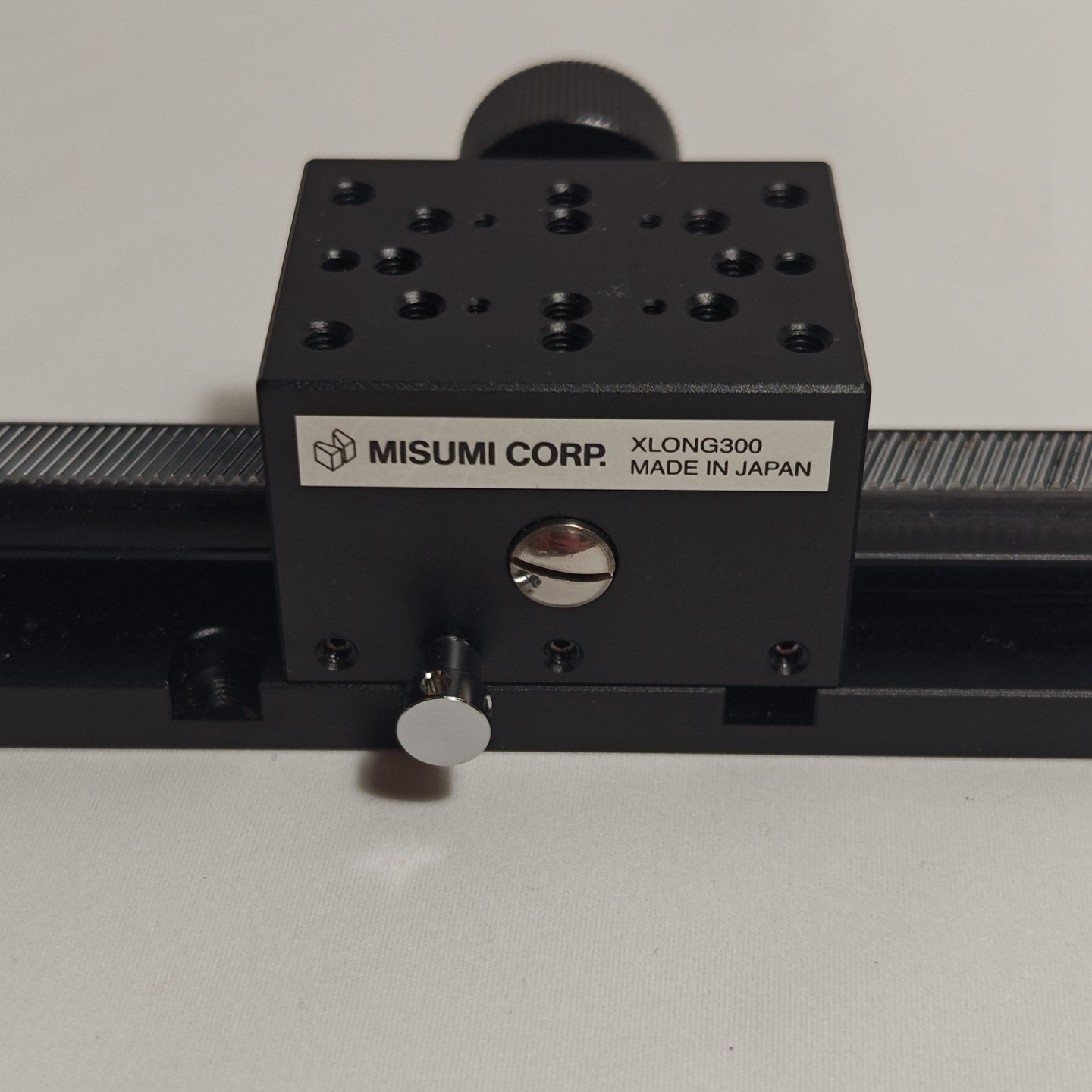 Misumi XLONG300 Manual X-Axis Stages Dovetail Rack & Pinion Long Stroke