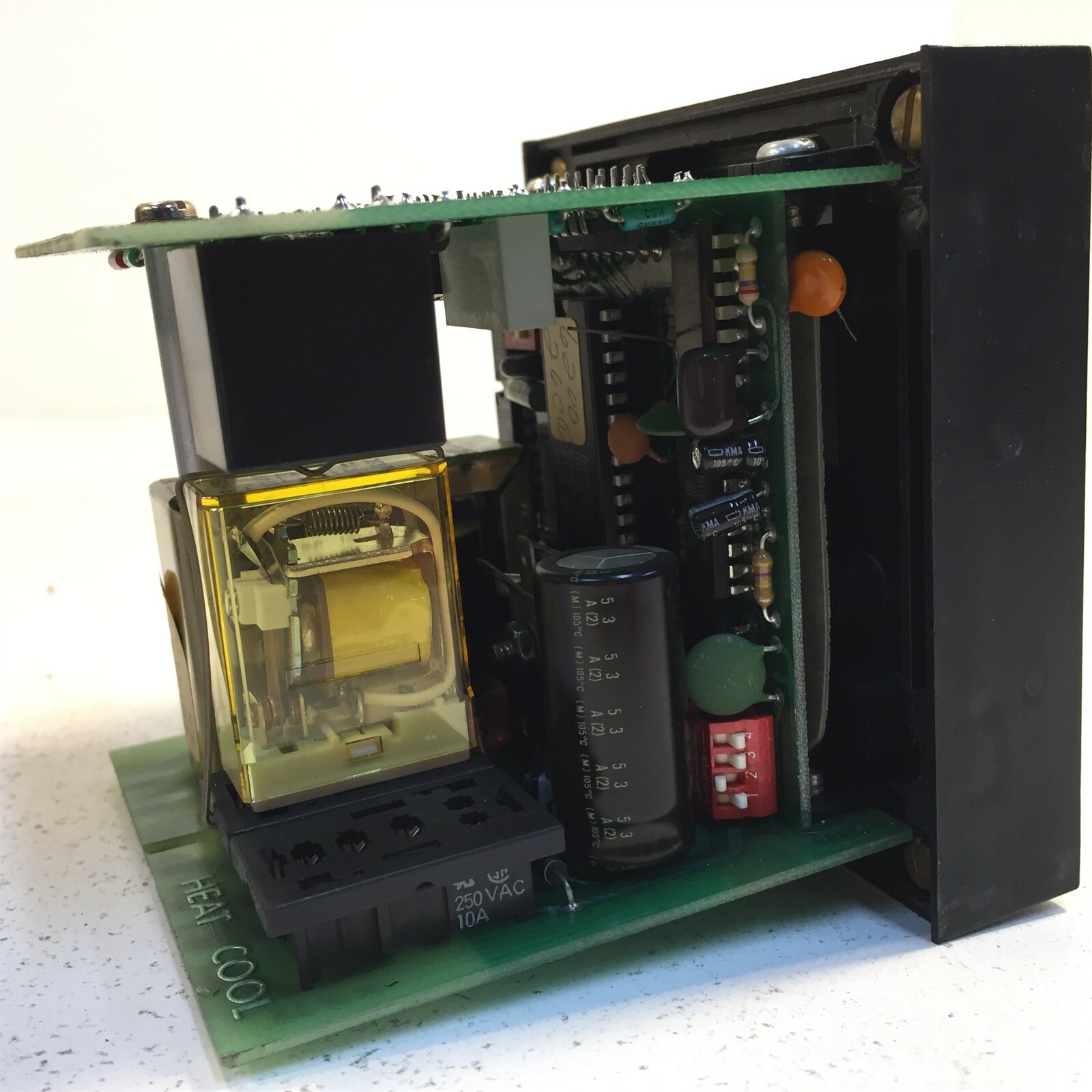 Omega CN6071A-P1-AL2 Temperature Controller