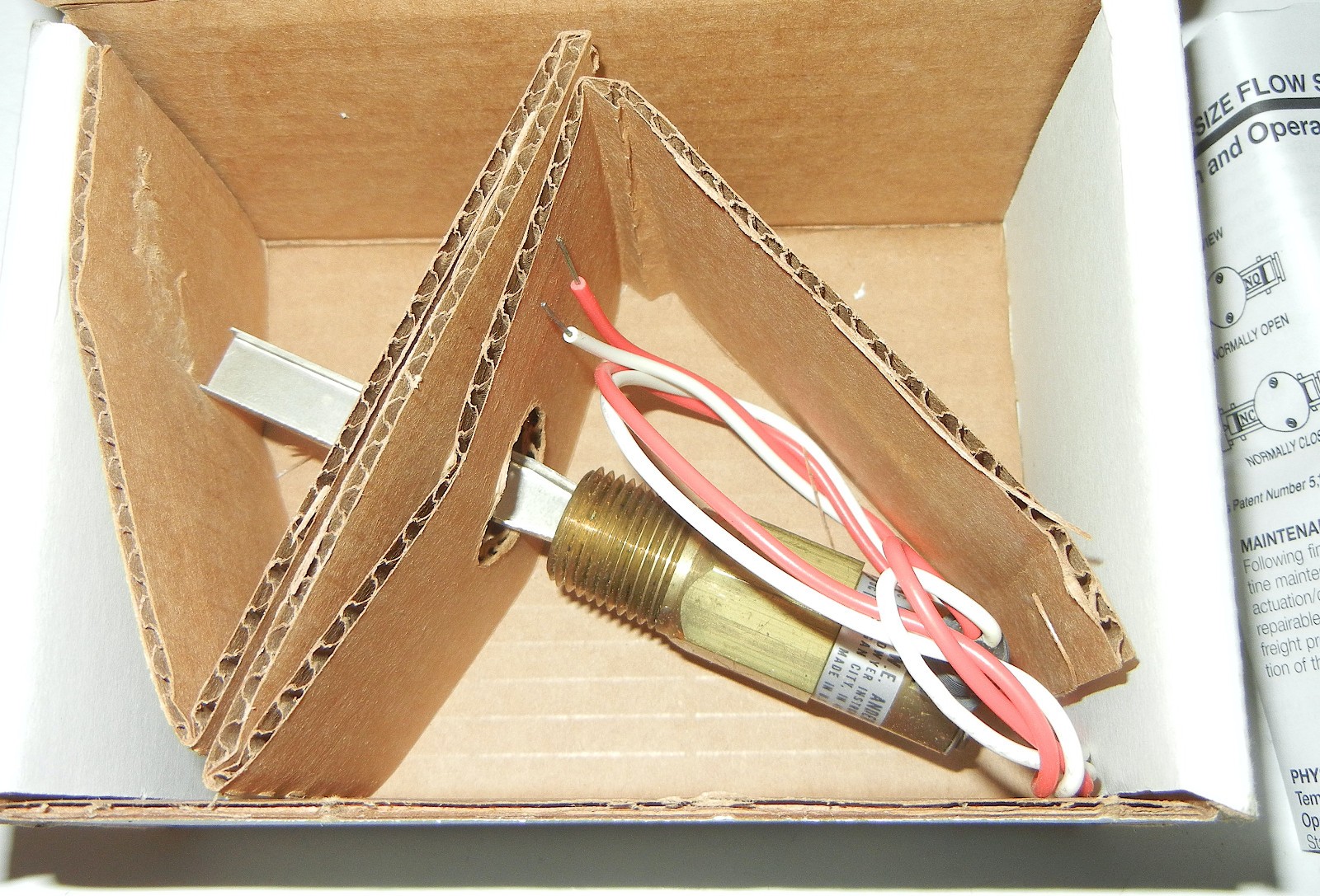 W.E. ANDERSON DWYER MODEL V-10 FLOTECT MINI-SIZE FLOW SWITCH NIB