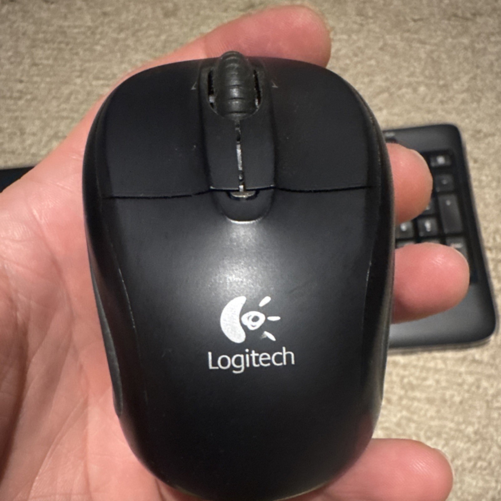 Logitech M305 Wireless Optical Mouse 1000 DPI 3-Button Black On/Off Switch