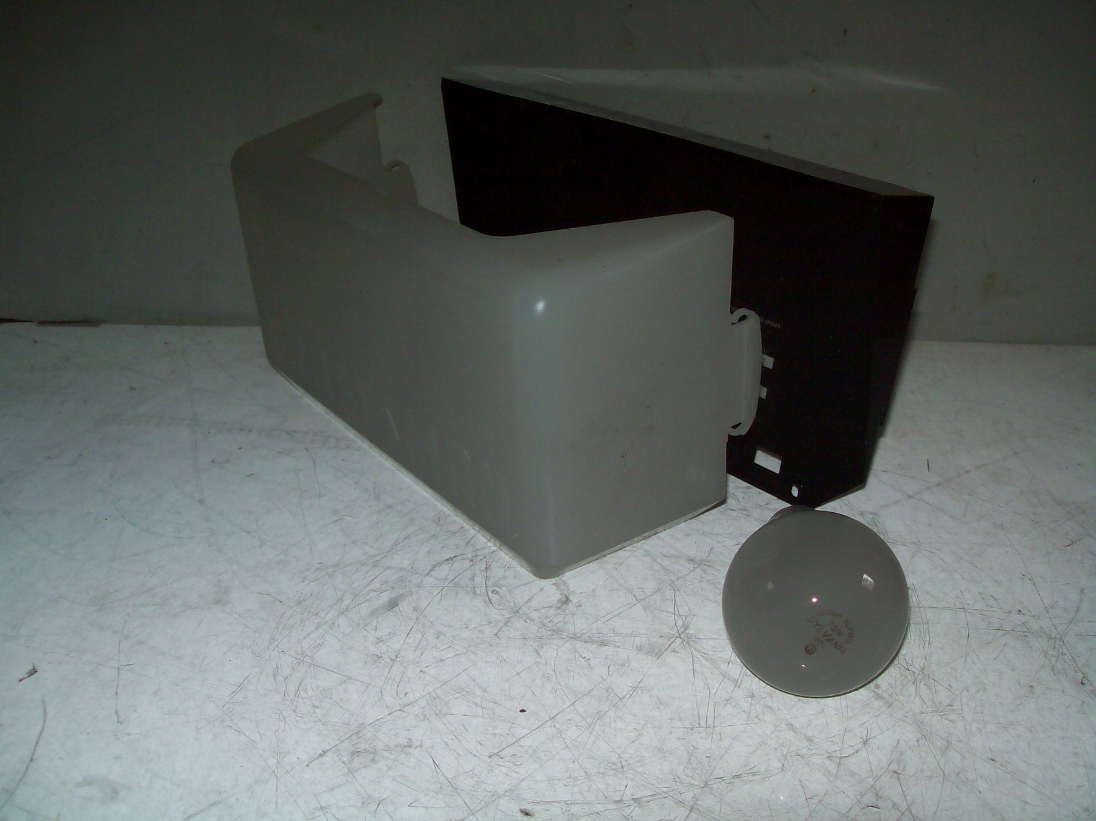 1994 Sears Craftsman Garage Door Opener Light Bulb Lens Cover Panel & Bulb NOS