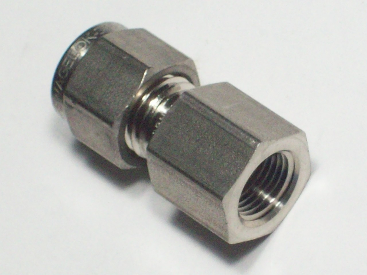 1- Swagelok Stainless Steel Connector, 1/4" Tube x 1/8" NPT, SS-400-7-2