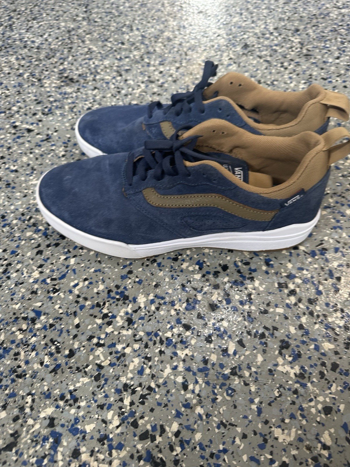 VANS Blue Tan Pro Skateboarding Shoes Men's Size 9.5 Medium Width UltraCush