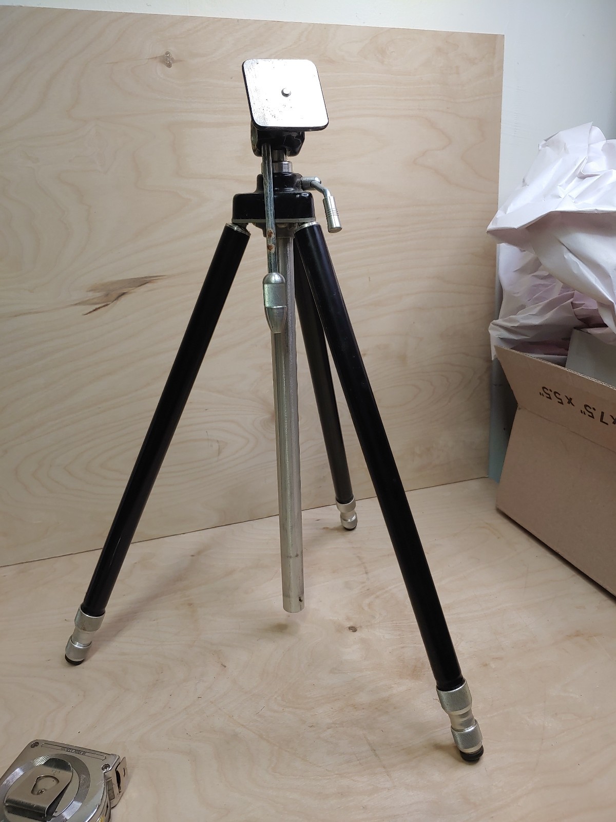 Vintage Fairfax Elevator Tripod 20" to 61"