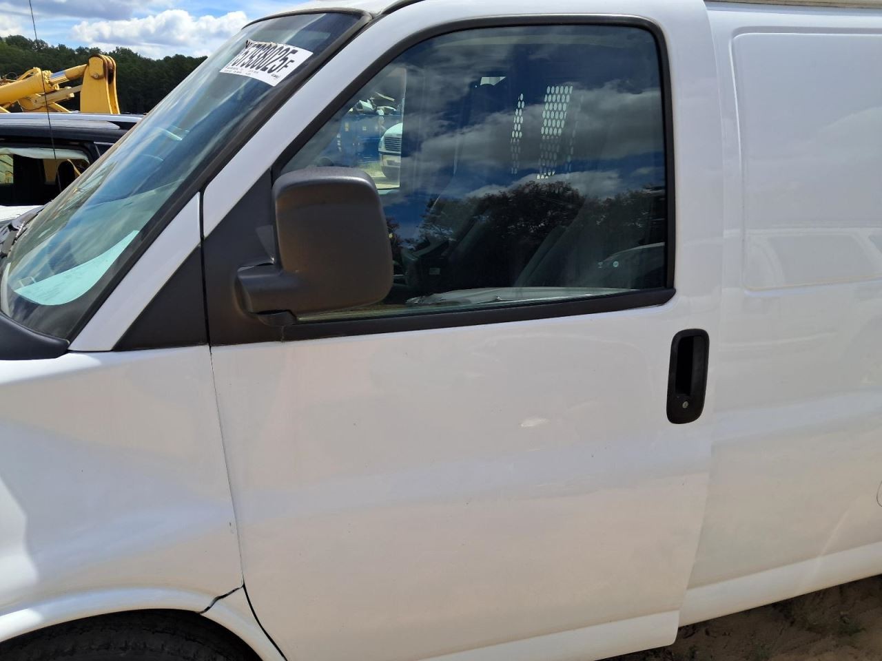 EXPRESS25 2018 Glove Box 4774212