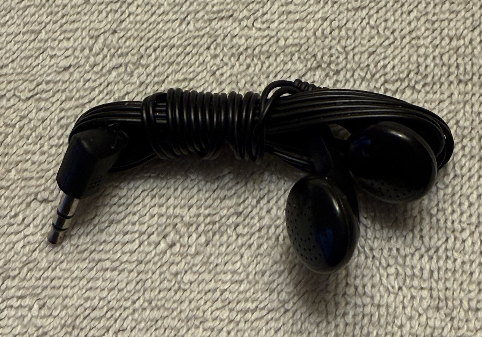Computer Earphone With Microphone  - Brand New