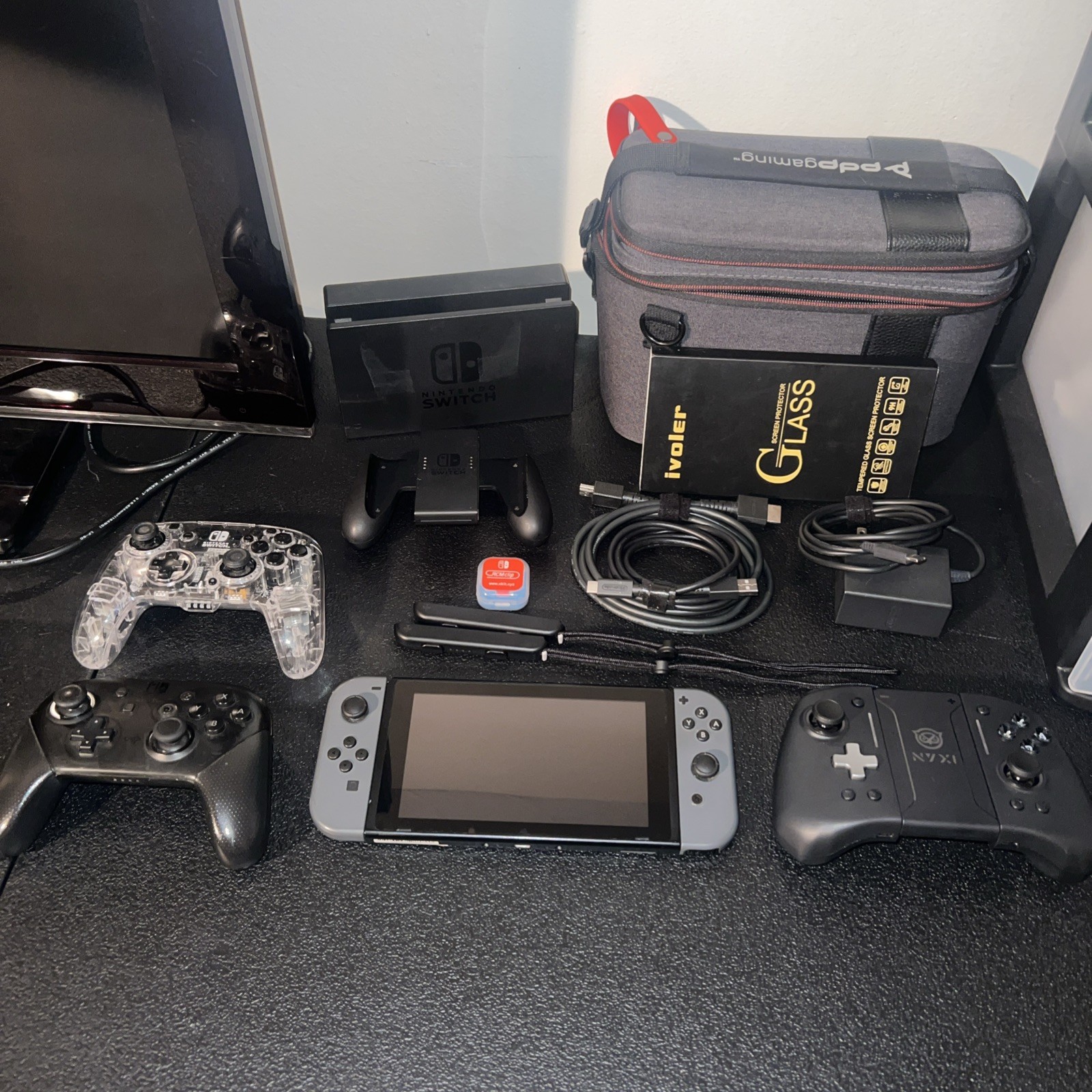 Nintendo Switch V1 (UNPATCHED) w/ Extra Controllers, Carrying Case, RCM Jig, etc
