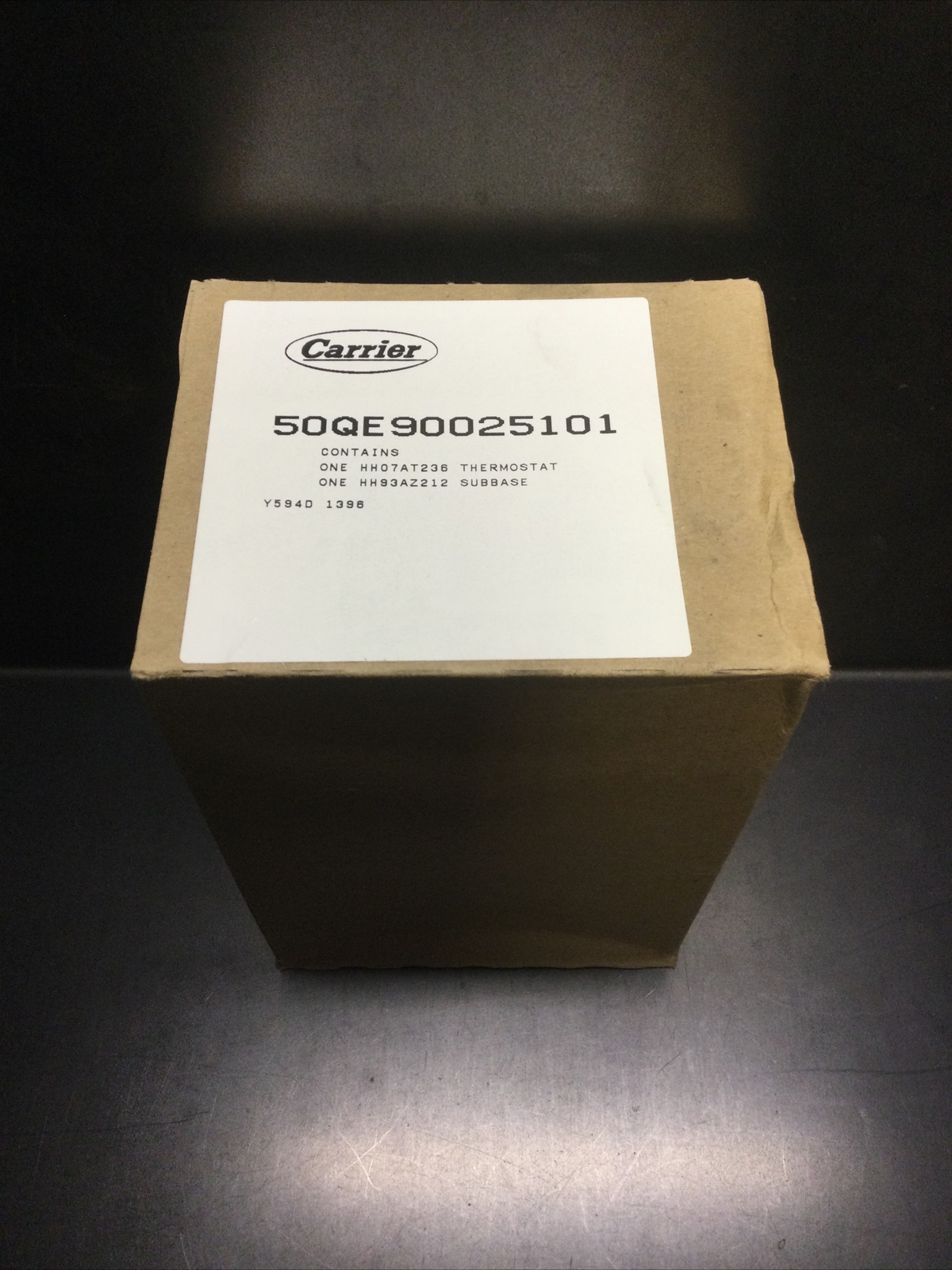 NEW, CARRIER, 50QE90025101, 24V NON-PROGRAMMABLE THERMOSTAT. (26E-1)