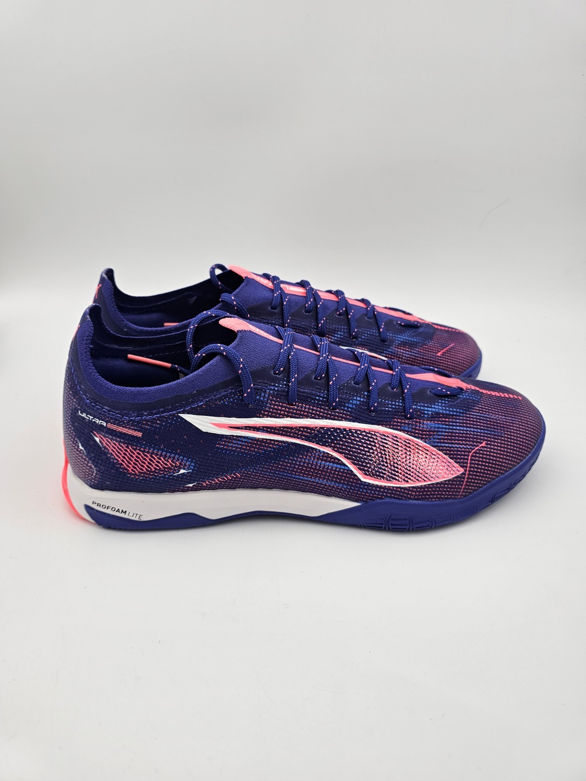 Puma Men’s 9.5 ULTRA 5 Pro Court Indoor Soccer Shoe Purple/White 107888-01 NEW