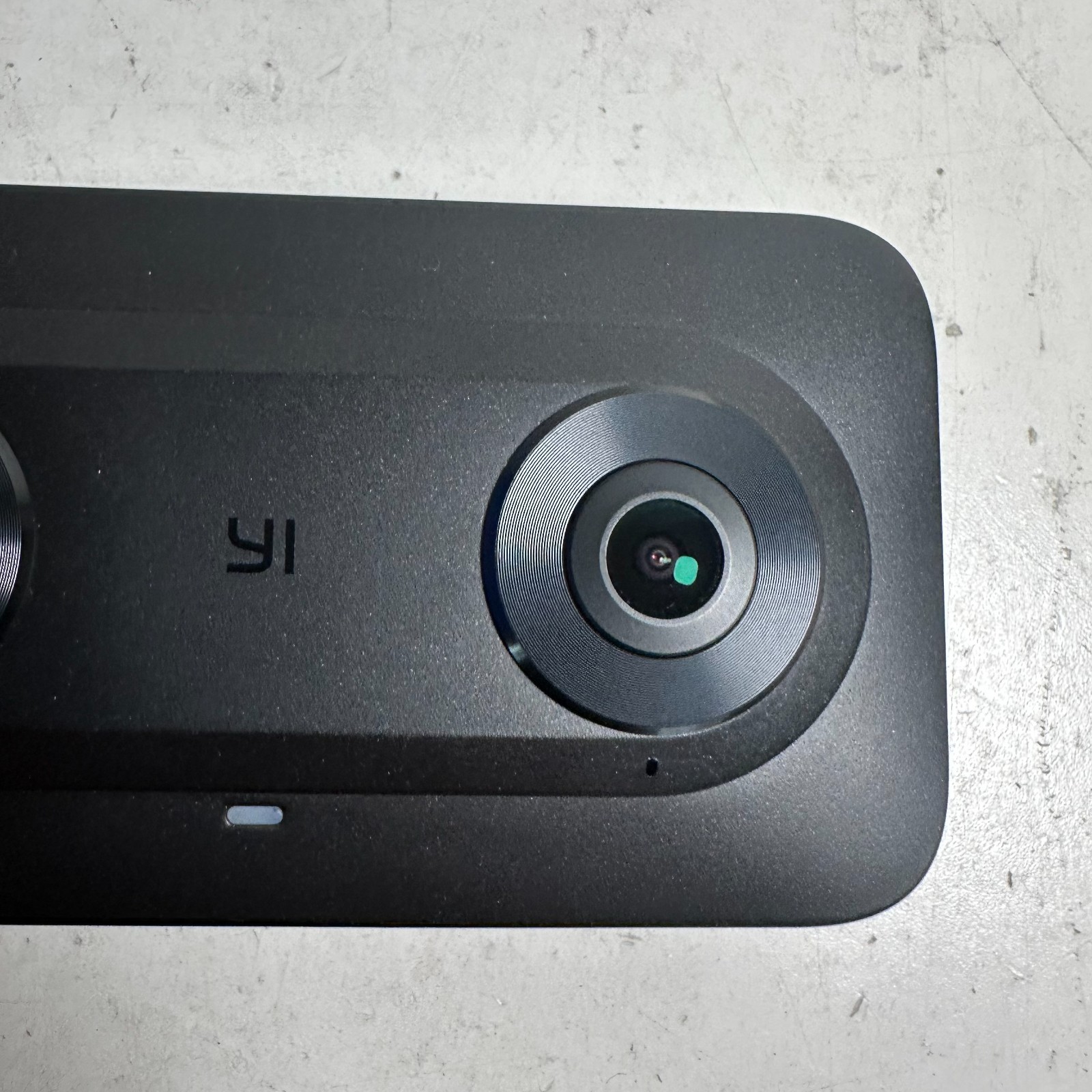 YI Horizon VR180 2.2" Touch Screen USB-C Compact Live Video Streaming Camera