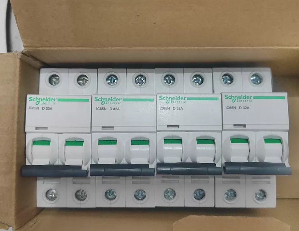 1PC NEW Schneider iC65N type D Series Circuit breaker iC65N 2P D32A A9F19232 #LL