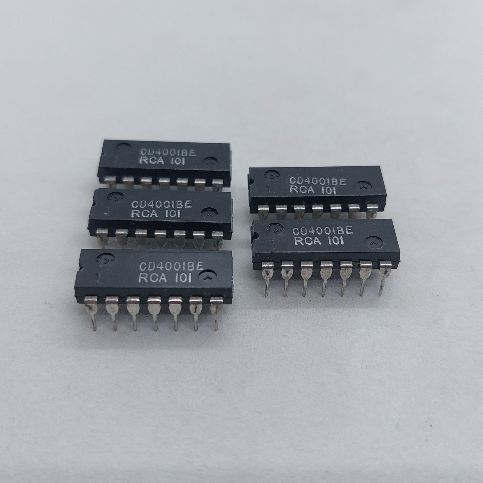 CD4001BE RCA INTEGRATED CIRCUIT X2pcs