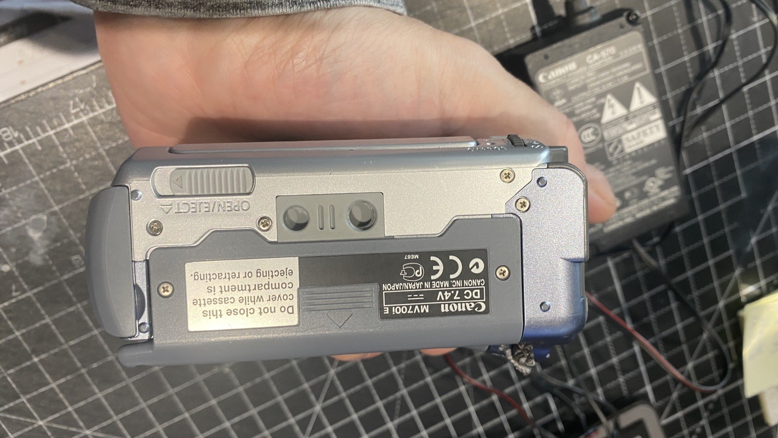 Canon MV700i Handheld MiniDV Camcorder Silver