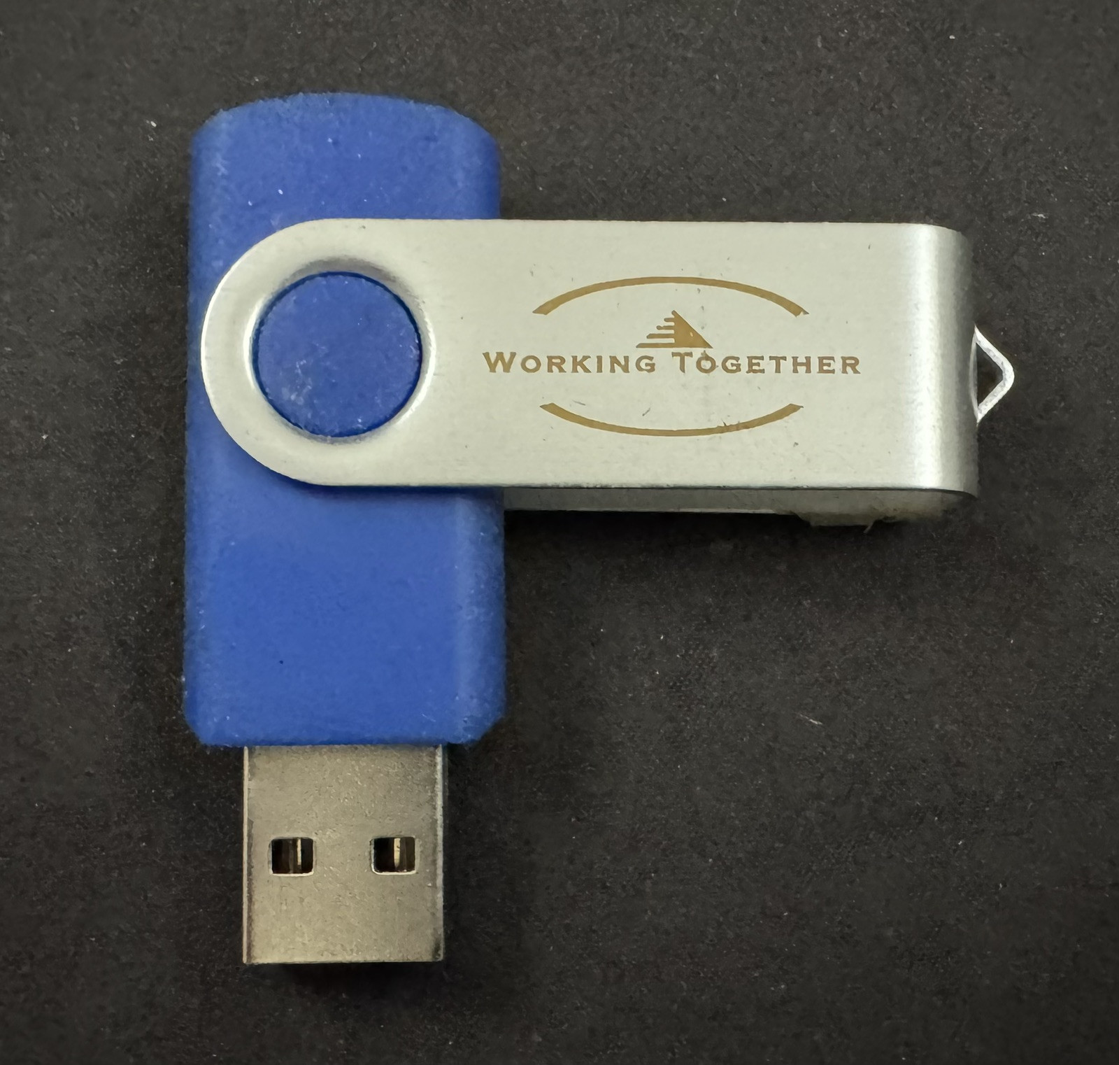 Working Together 2GB USB Swivel Flash Drive
