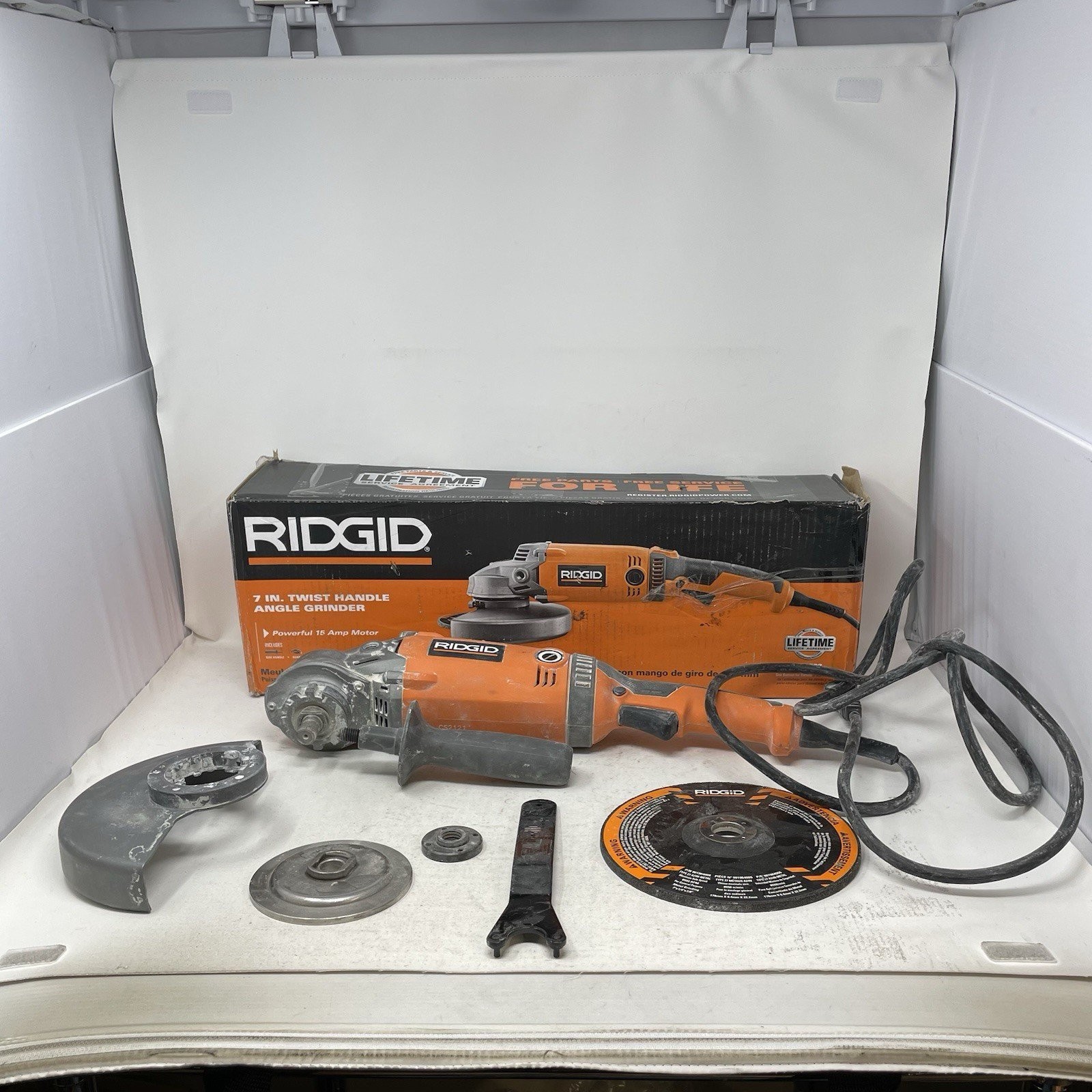 Ridgid R10202 7” Angle Grinder 120V Corded Twist Handle Cutting Grinding Tool