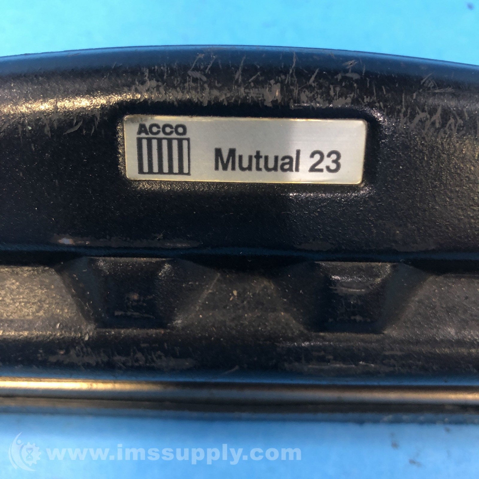 ACCO Mutual 23 Adjustable 3 Hole Punch USIP