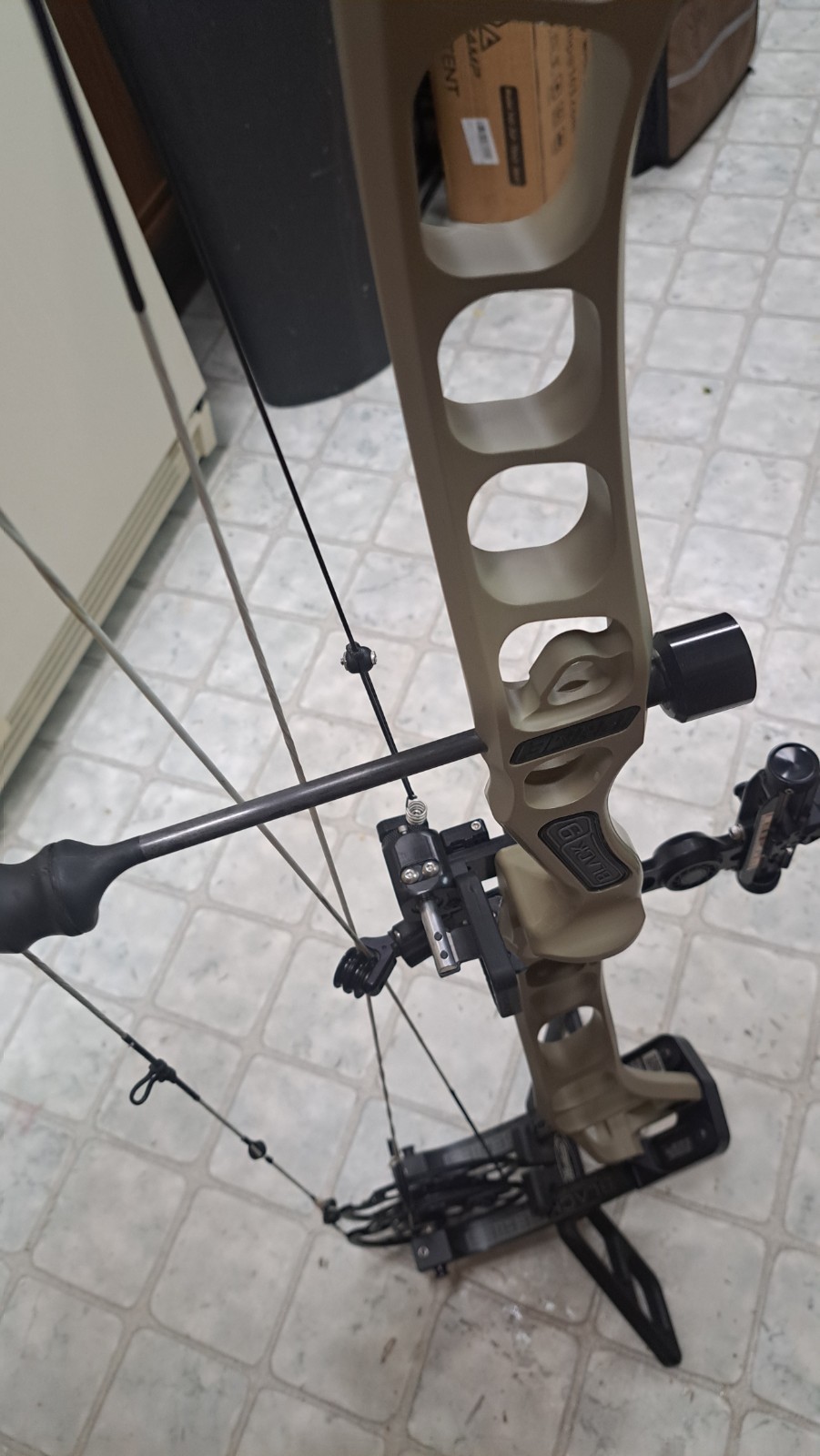 Prime Black 9 series Compound Bow Extras Nice!