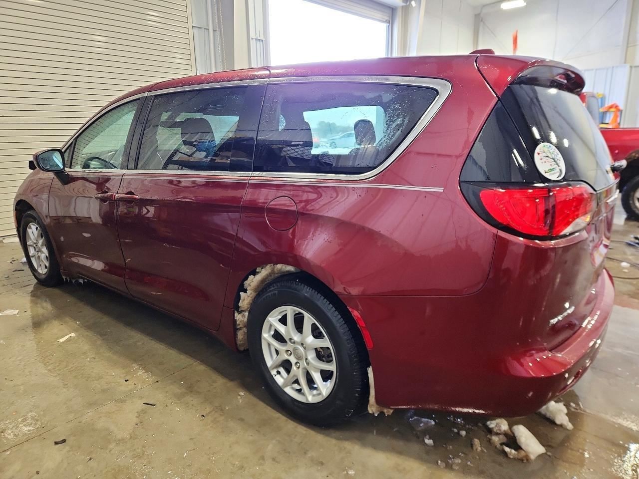 PACIFICA  2018 Fuse Box Cabin 805971