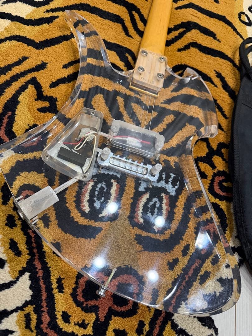 Fernandes Crystal Guitar Hide Model