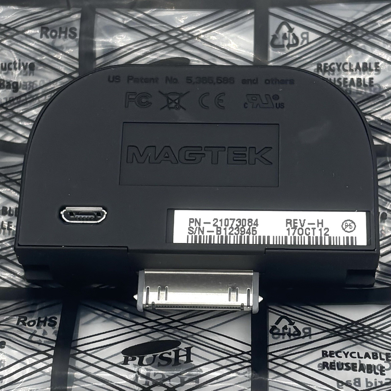 MagTek iDynamo Encrypted Card Reader for 4G iPhone and iPad 21073084