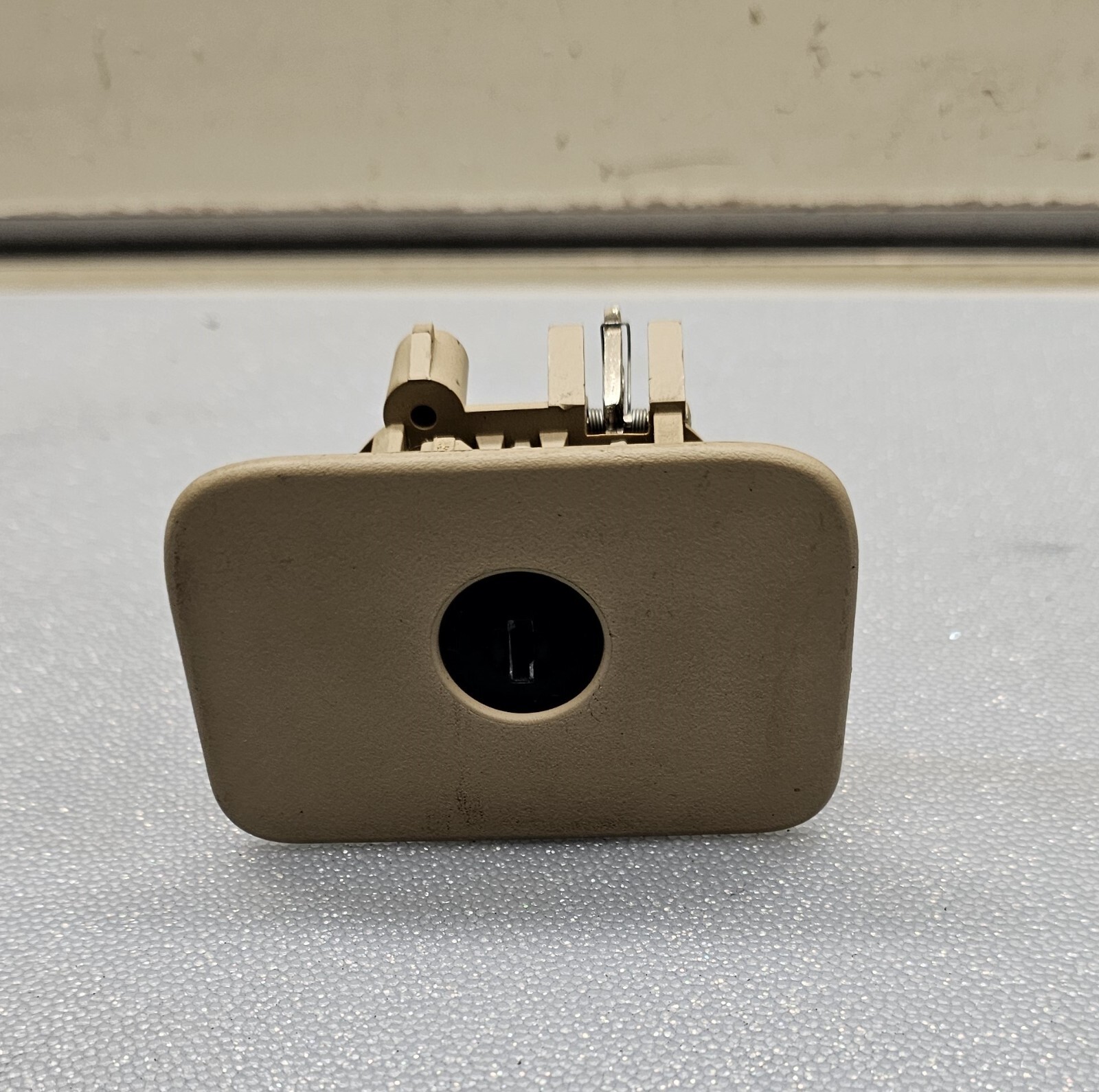 🔥03-07 Cadillac CTS SRX 05-09 STS Glove Box Latch Lock Handle Assembly Tan OEM