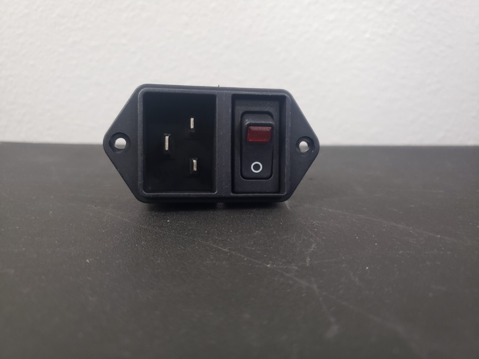 20A Switch ST 1 Port Part Number EC11.0021.001