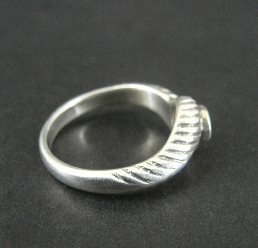 Ring Silver Green Stone with Leaf Side Design Band Silver 925 Size 5.5 Ring