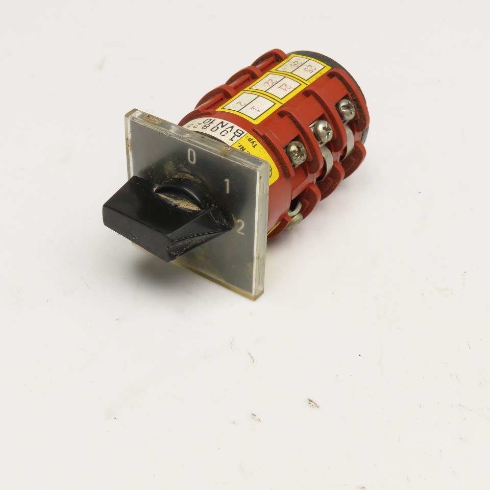 100825 BVN10 3 Position Selector Switch 500V