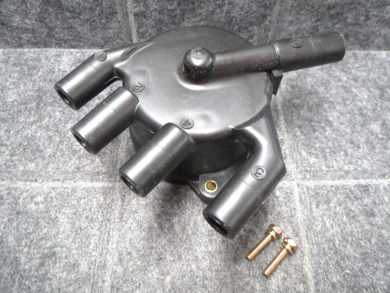 Distributor Cap for 1984-1985 Honda Accord Made in Japan - Ships Fast!