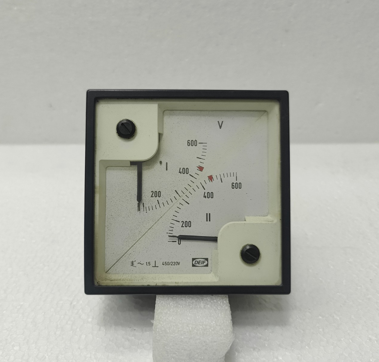 Deif Double Voltmeter 2EVQ96-x 450/220V 0 to 600 - Good working