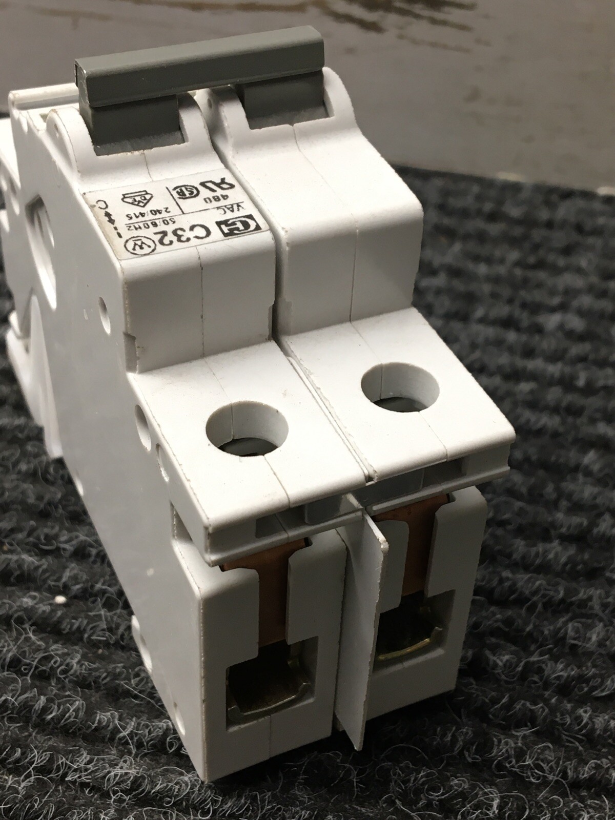 CH C32 Circuit Breaker 2P SPCL2C32