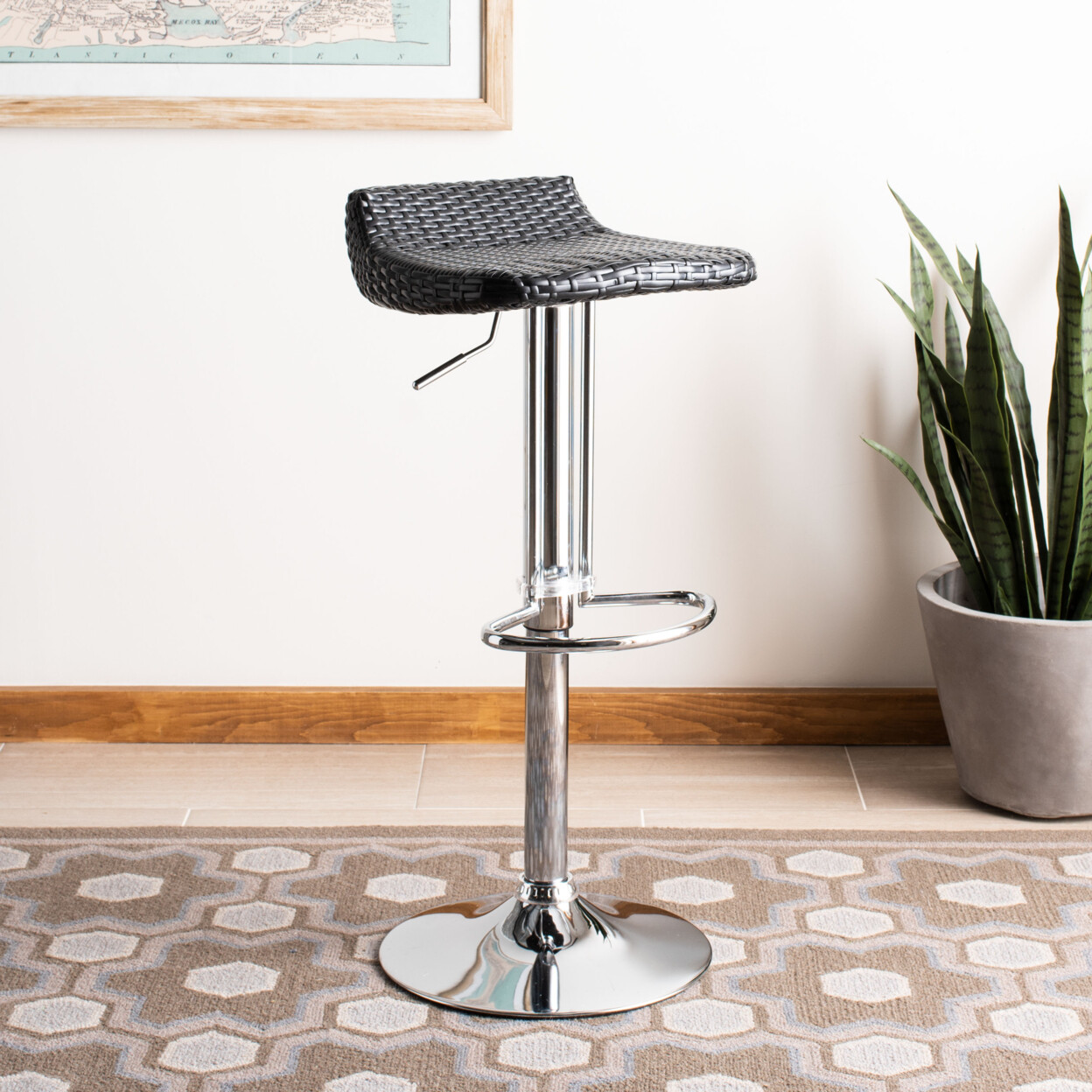 SAFAVIEH Juji Swivel Bar Stool | Black |