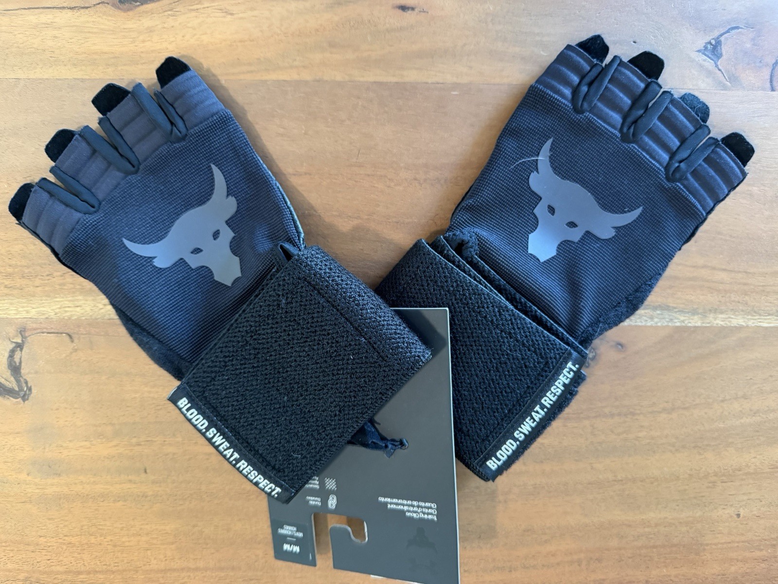 NWT UNDER ARMOUR PROJECT ROCK BRAHMA GLOVES WORK OUT LIFTING GYM GLOVES BLACK M