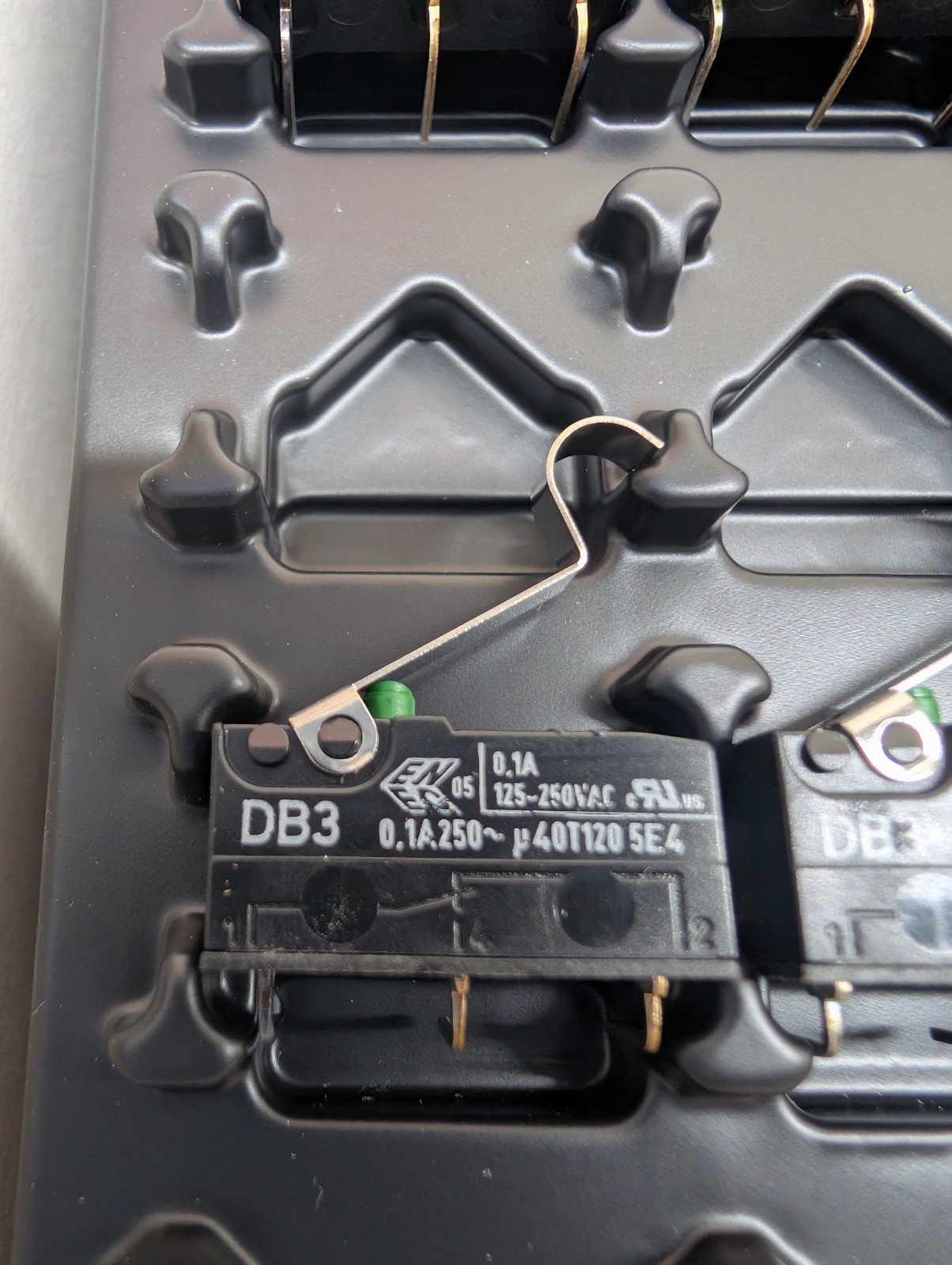 2x Cherry DB3C-D3UB DB3 Subminiature Snap Action Microswitches 0.1A Right Angle
