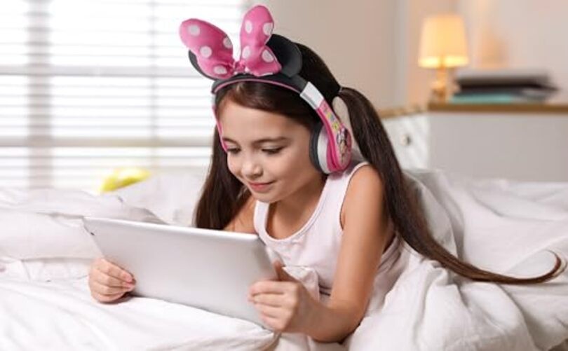 Minnie Mouse Kids Bluetooth Headphones, Wireless with Microphone Includes Aux