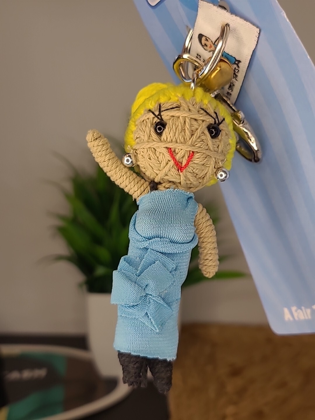 Kamibashi Fashionista Blonde Original String Doll Gang Keychain Clip New M101
