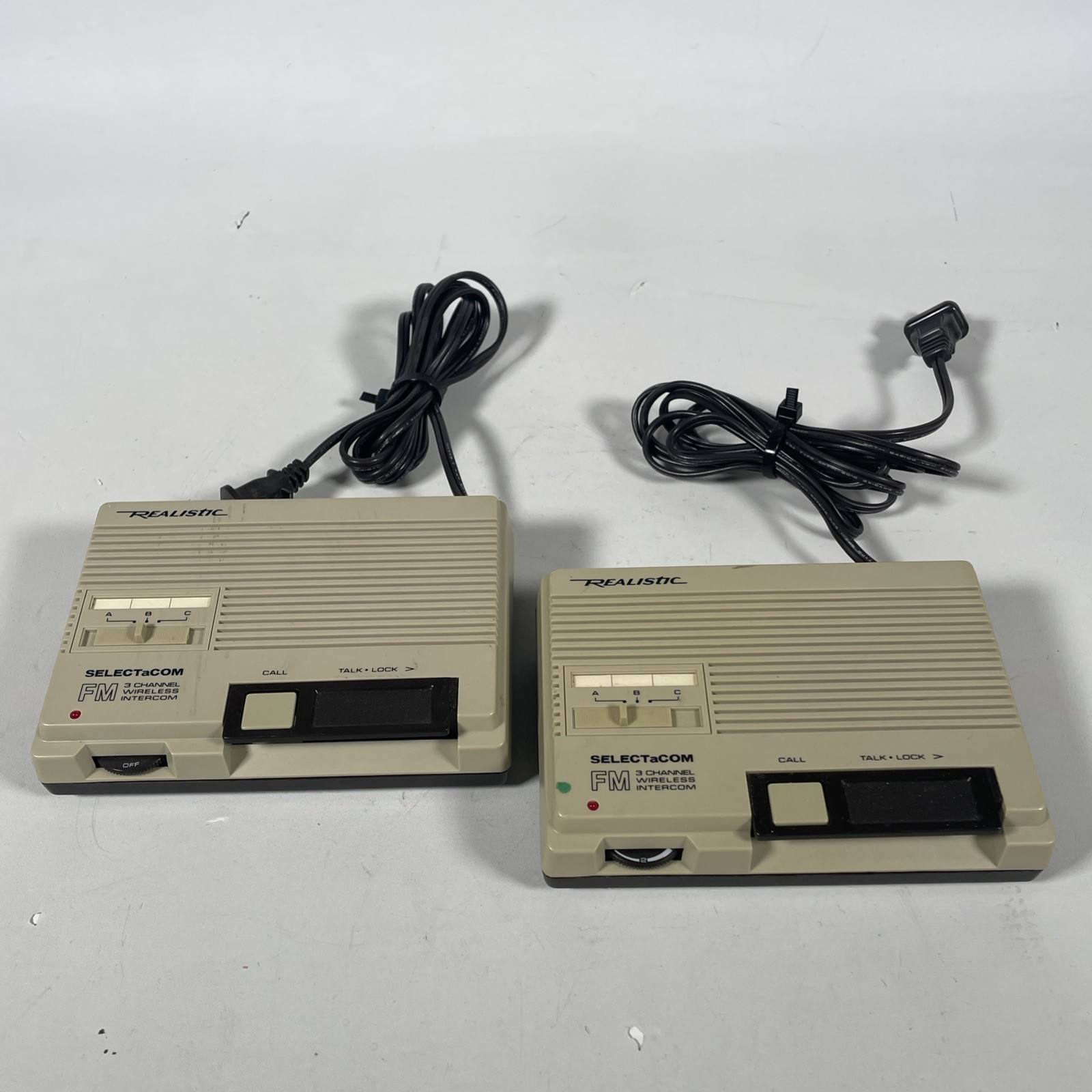 Vtg REALISTIC Lot Of 2 Station 3 Channel FM WIRELESS INTERCOM SET Model 43-218B