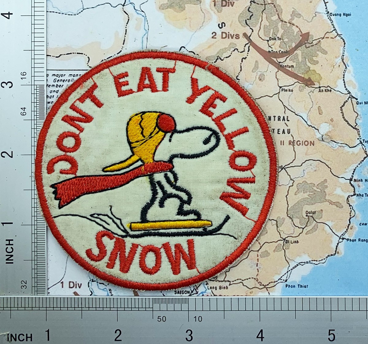Patch ,  Snoopy Patch , USAF , Recon , Vietnam War , DONT EAT YELLOW SNOW  P2-19