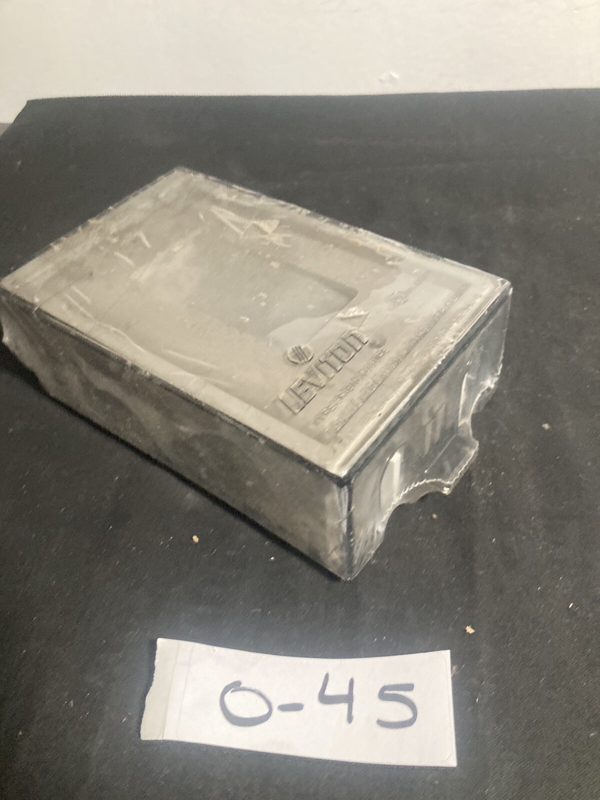 Leviton white in use vertical cover T5979-W