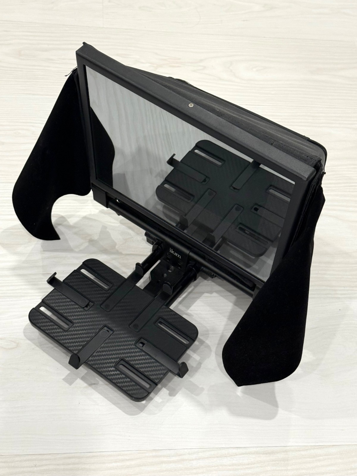 IKAN Elite Tablet Teleprompter, with TABLET INCLUDED
