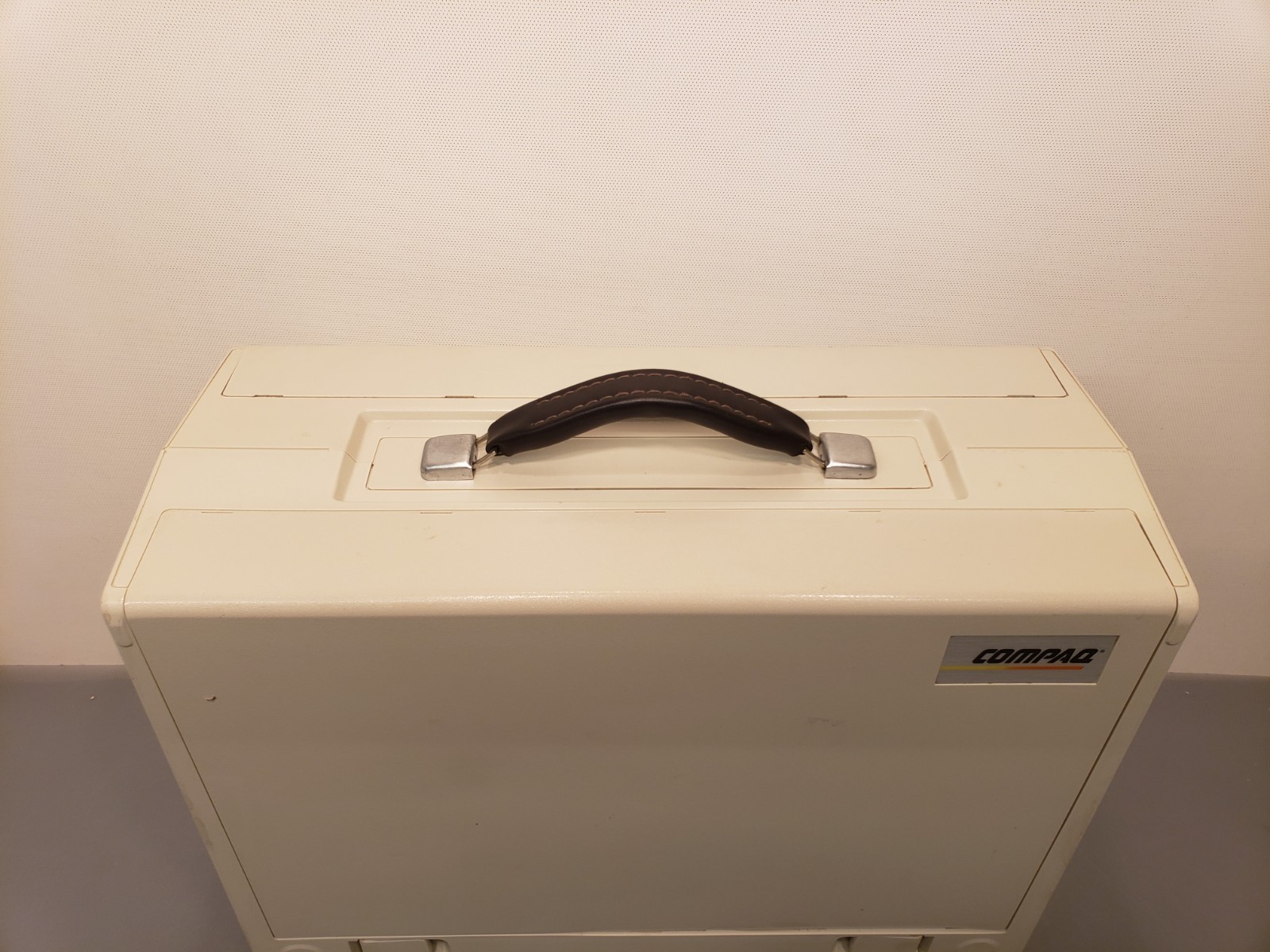 Vintage Compaq Personal Portable Computer Desktop **Empty Case Only** Nice Cond