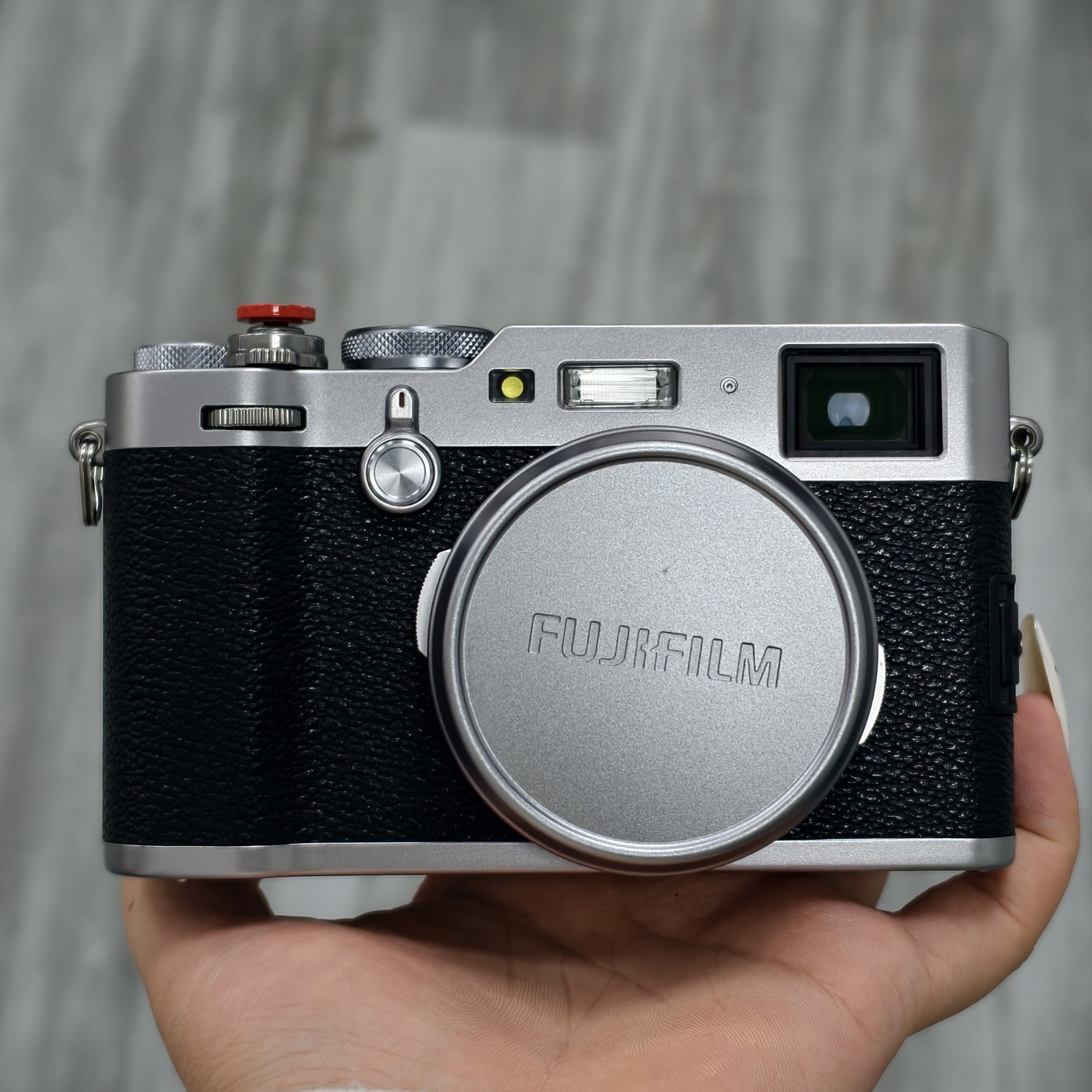 [MINT] Fuji Fujifilm X100F 100 F Black 24.3MP Digital Camera Build High English