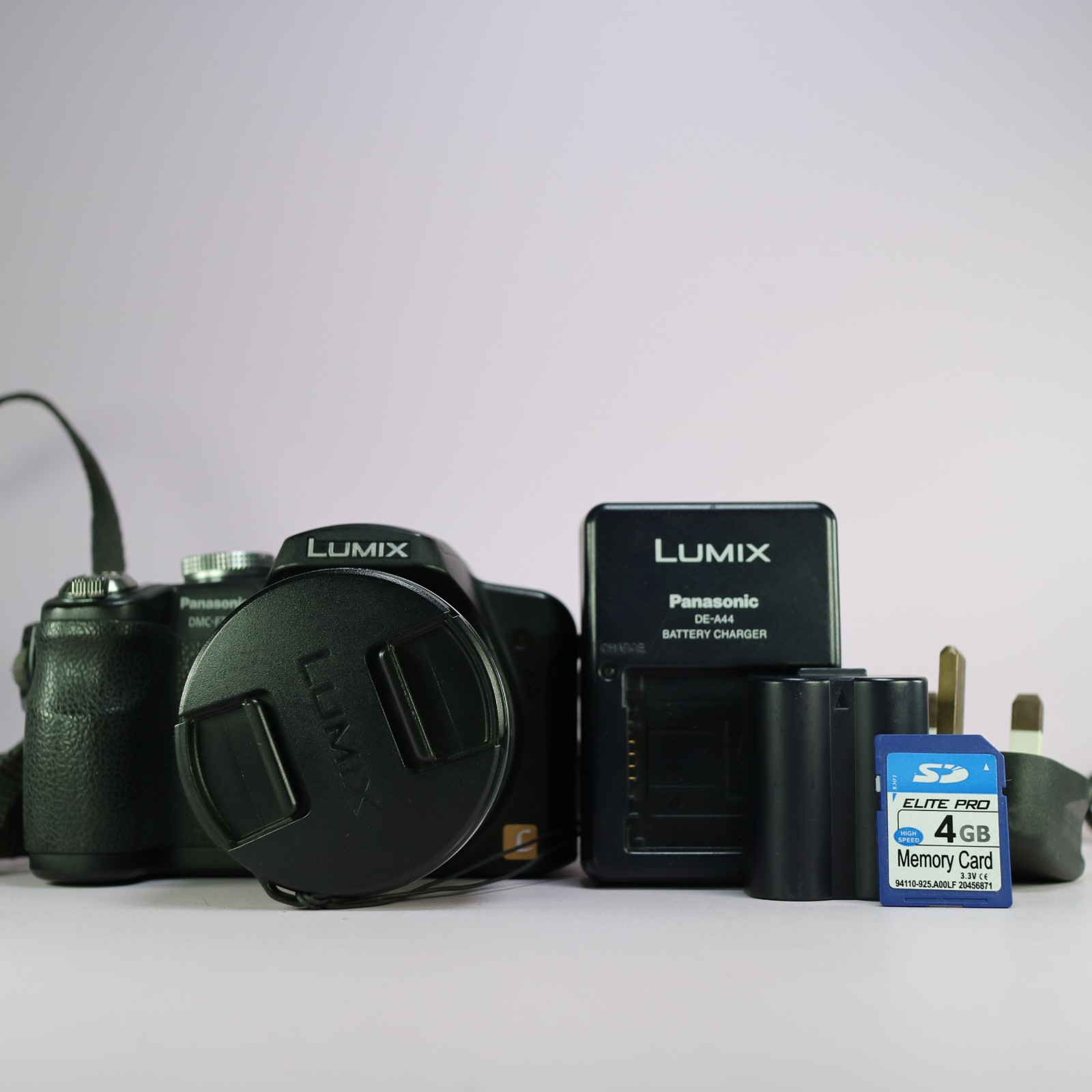 Panasonic Bridge Camera Lumix DMC-FZ28 10.1MP Black Tested Full Working Set